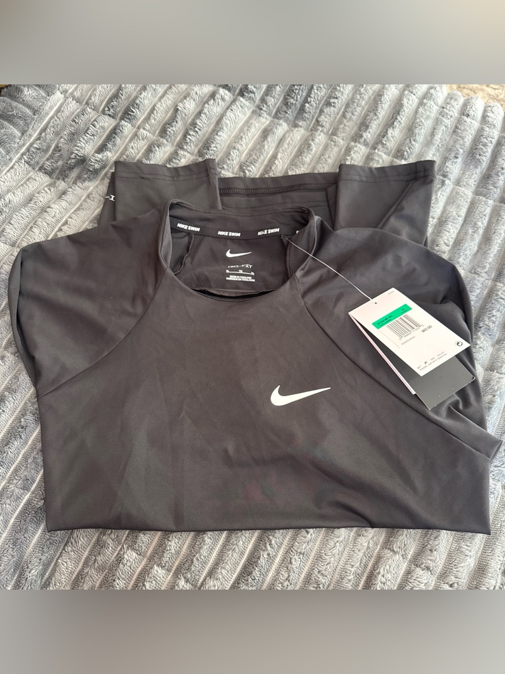 Nike Dri-Fit UV Long Sleeve Hydroguard Swim Shirt XL Black Rashguard NWT Size XL